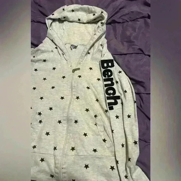 Grey Bench zip up with black stars size medium - Picture 3 of 9